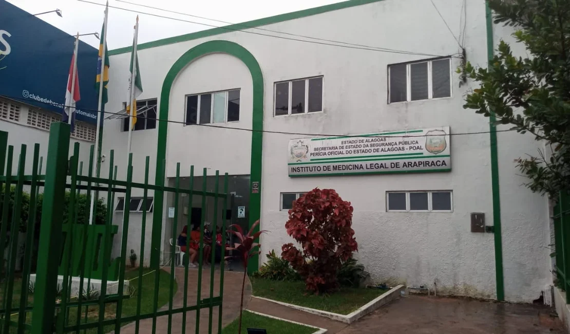 Mulher é encontrada morta em escola abandonada em Arapiraca; caso segue sob investigação