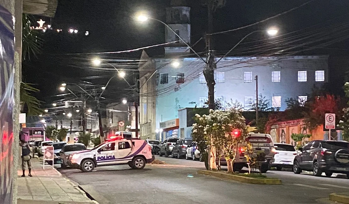 Mulher é assassinada dentro de hotel em Palmeira dos Índios; tenente da PM é o principal suspeito