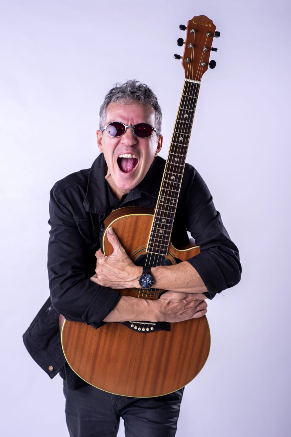 “Minha História”: Allan Bastos transforma memórias em música e encanta com show autoral