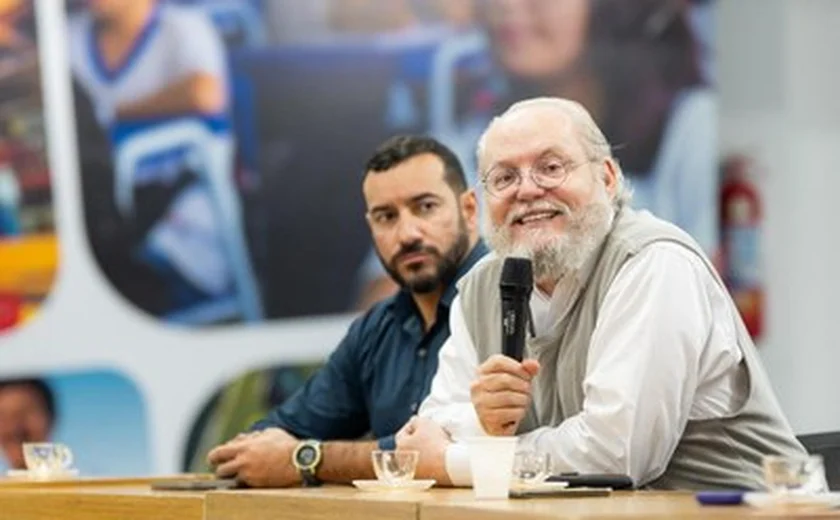 Decano de Jornalismo representa Ufal no Consecom/AL