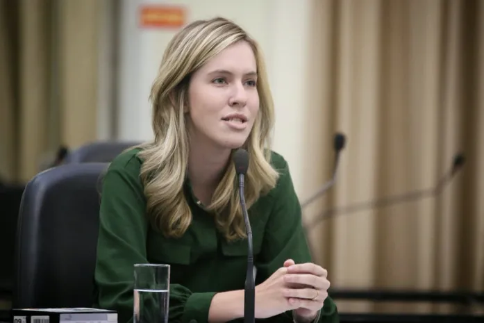 Cibele Moura alerta para aumento de casos de sexualização infantil na internet e defende leis mais rígidas