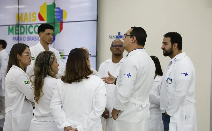 Quase 1,5 mil selecionados no Mais Médicos começam a atuar a partir desta quarta