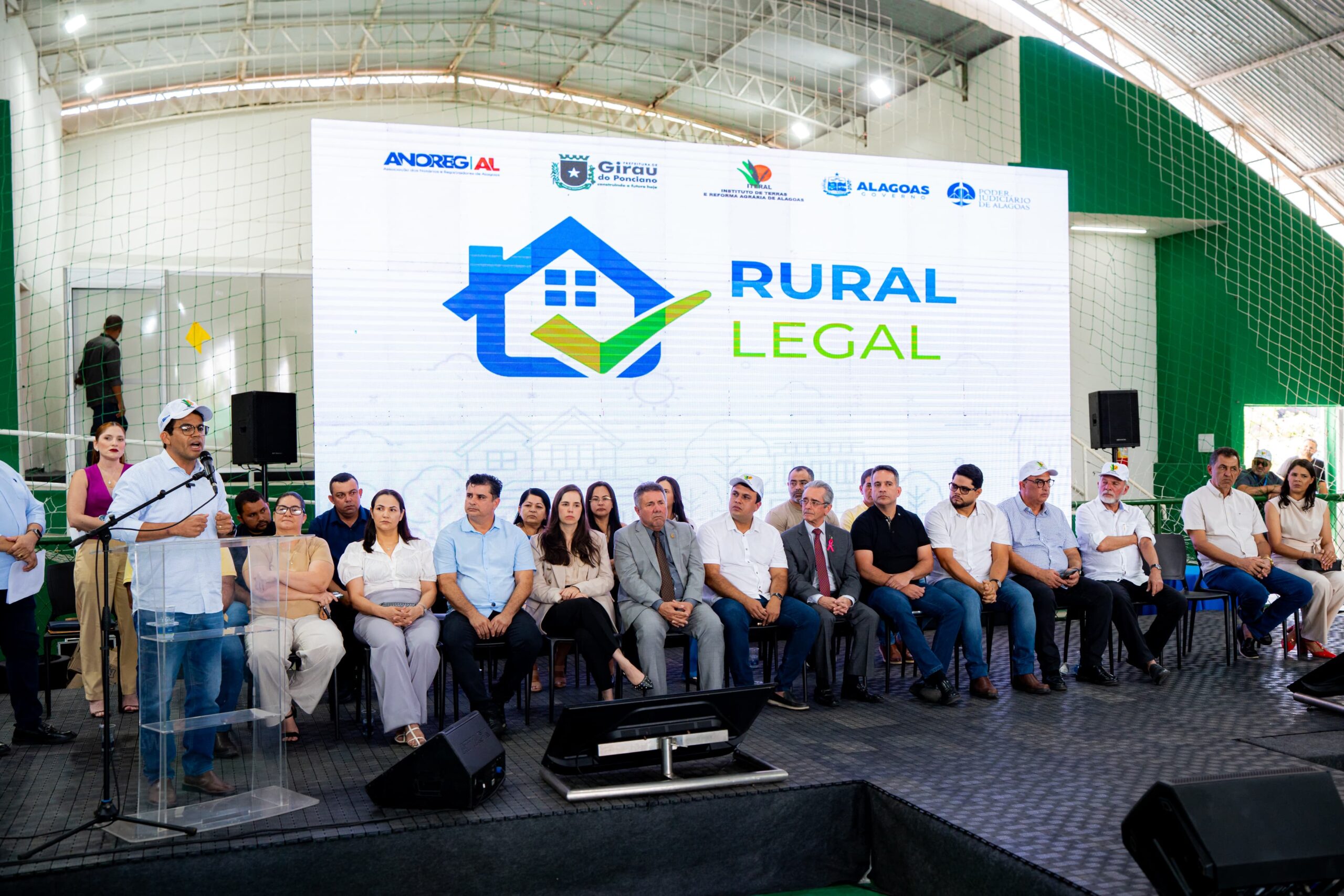 Prefeitura e Governo do Estado entregam 500 títulos rurais em Girau do Ponciano