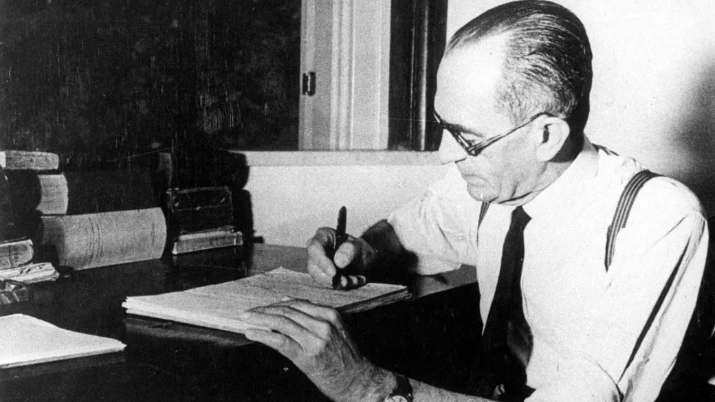 Graciliano Ramos, 133 Anos: A Ética do Eu através do Mundo e do Outro