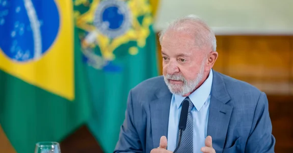 Lula anuncia intenção de disputar quarto mandato durante visita à Indonésia
