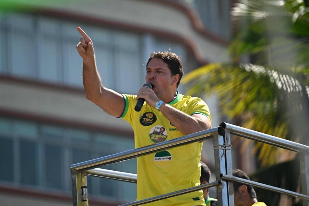 Moraes manda Hugo Motta declarar de ofício perda do mandato de Ramagem