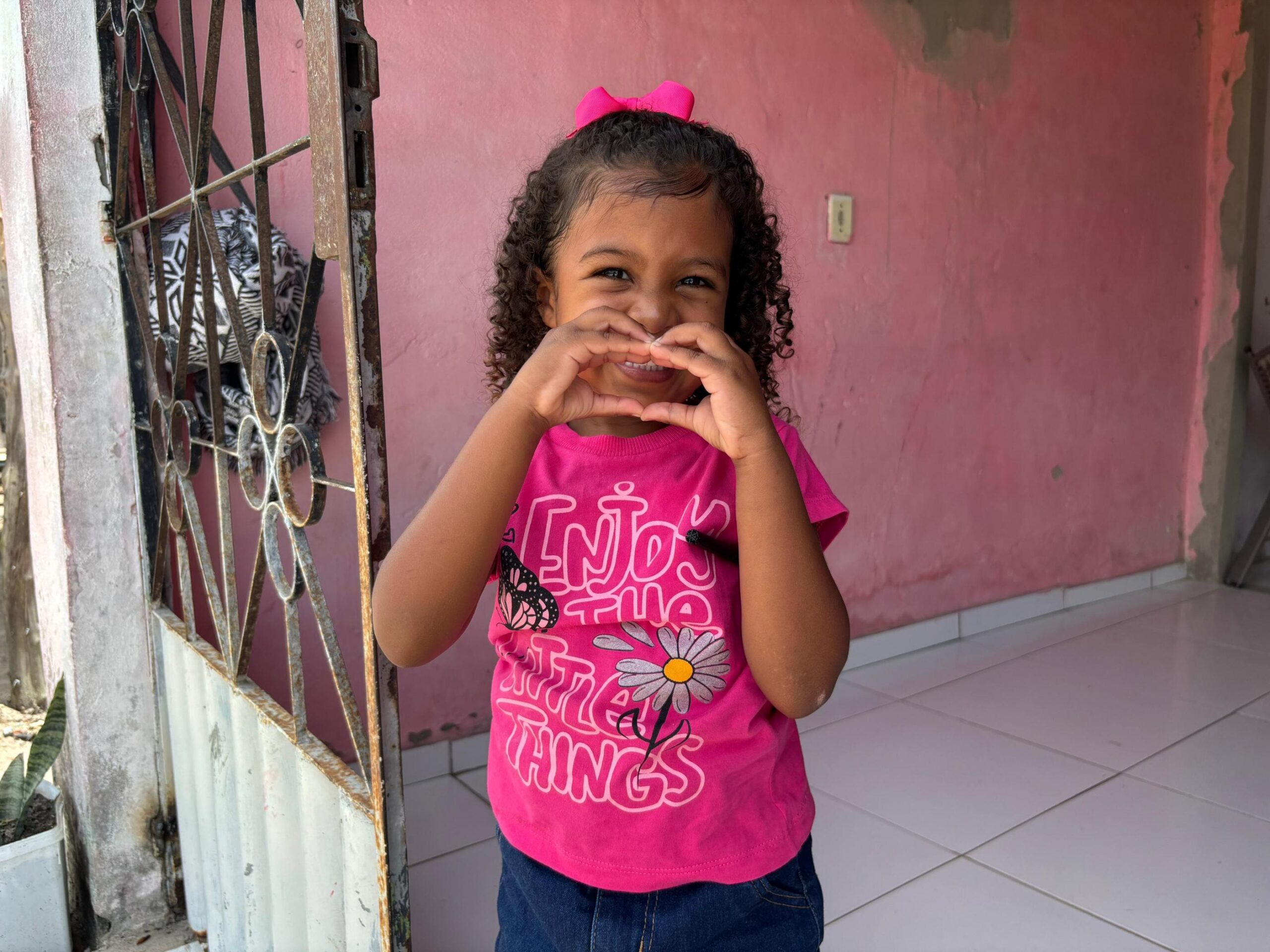 Criança de 4 anos volta a ter vida normal após cirurgia no Hospital do Coração Alagoano