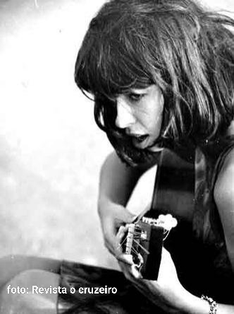 Fitas esquecidas trazem de volta a voz de Nara Leão em novo álbum