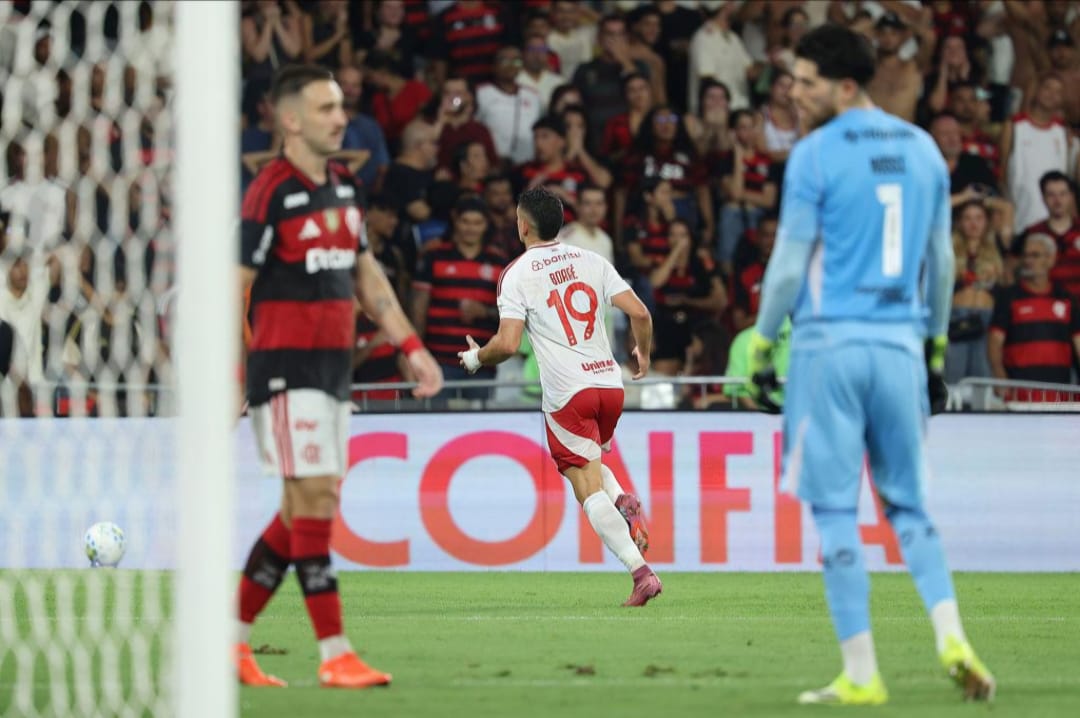 Sob vaias da torcida, Flamengo empata com Internacional no Maracanã
