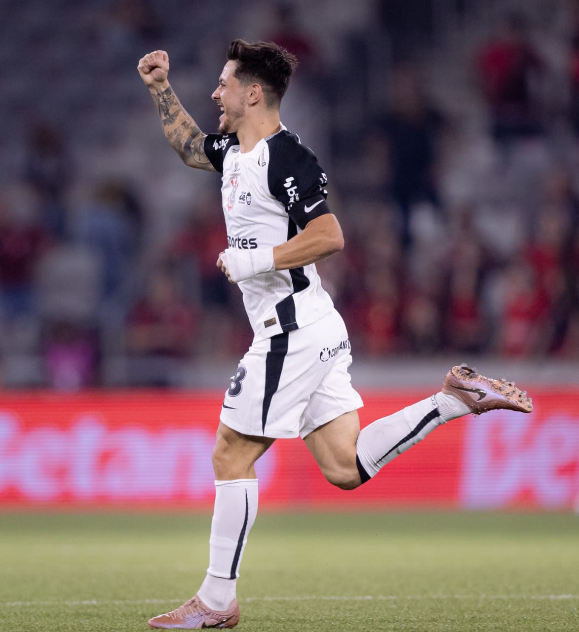 Corinthians vence o Athletico Paranaense na Arena da Baixada pela segunda rodada do Brasileirão