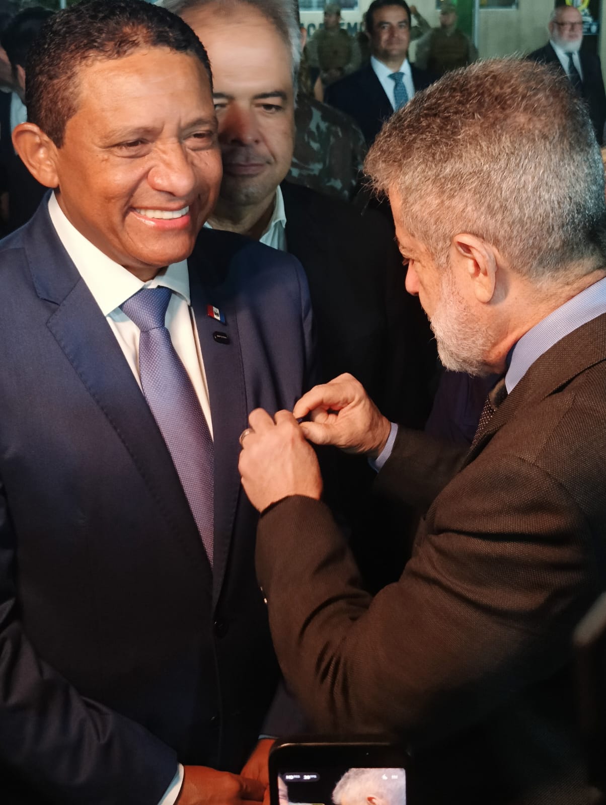 PM de Alagoas entrega Medalha “Zumbi dos Palmares” a Júlio Cezar em cerimônia na Academia Militar